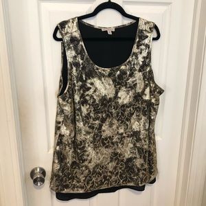 Women's sleeveless black/gold top. Size 2X.